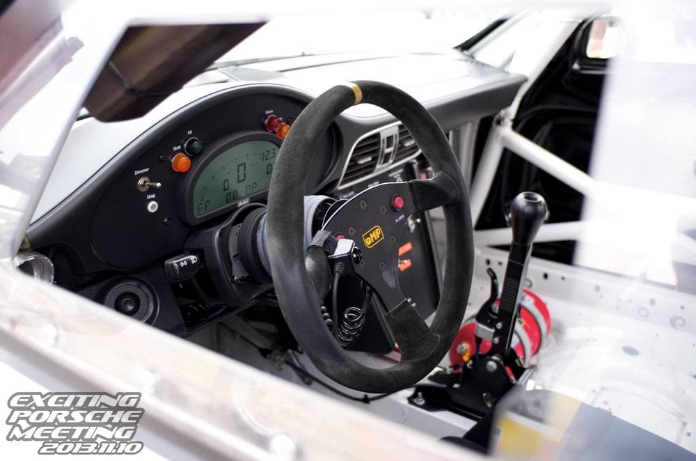 2013 年 EXCITING PORSCHE（横浜 赤レンガ倉庫）の展示車両と会場の様子 4