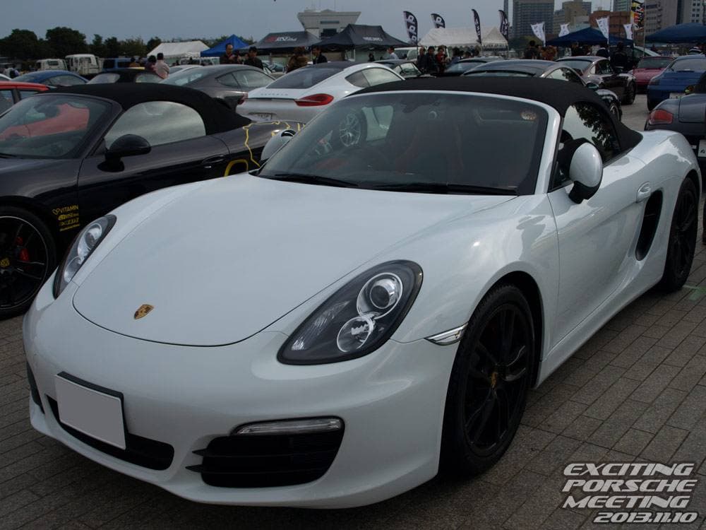 2013 年 EXCITING PORSCHE（横浜 赤レンガ倉庫）の展示車両と会場の様子 12