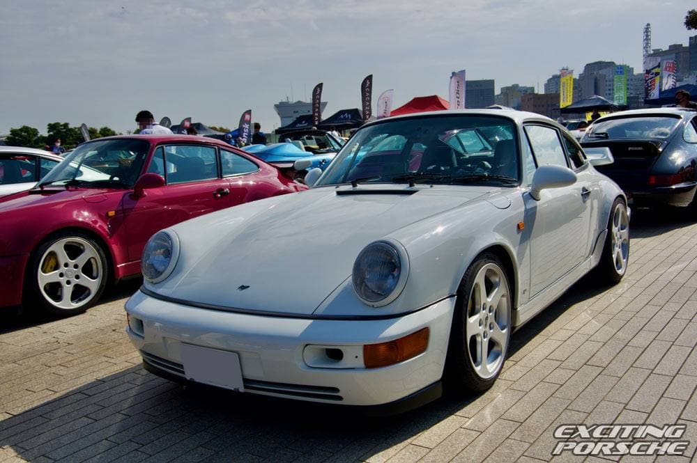 2020 年 EXCITING PORSCHE（横浜 赤レンガ倉庫）の展示車両と会場の様子 3