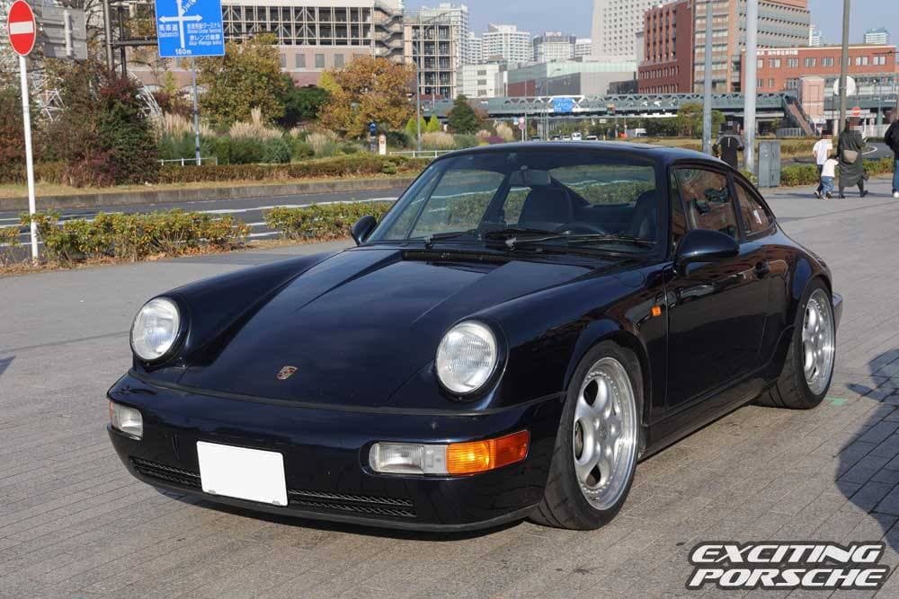2022 年 EXCITING PORSCHE（横浜 赤レンガ倉庫）の展示車両と会場の様子 1