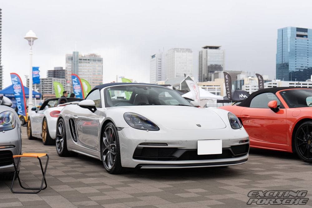 2025 年 EXCITING PORSCHE（神戸 メリケンパーク）の展示車両と会場の様子 12
