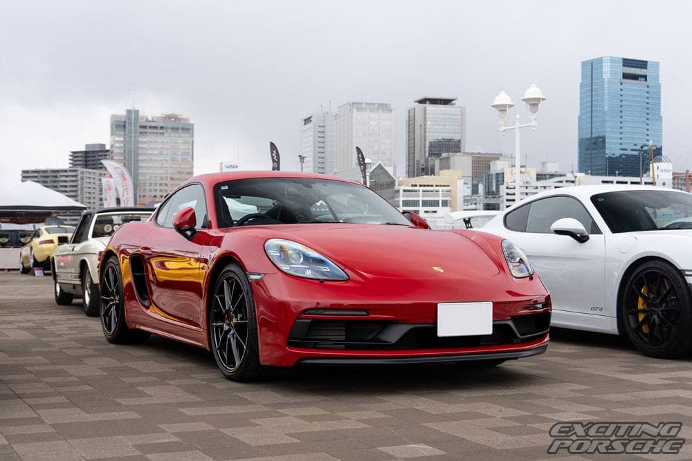 2025 年 EXCITING PORSCHE（神戸 メリケンパーク）の展示車両と会場の様子 13