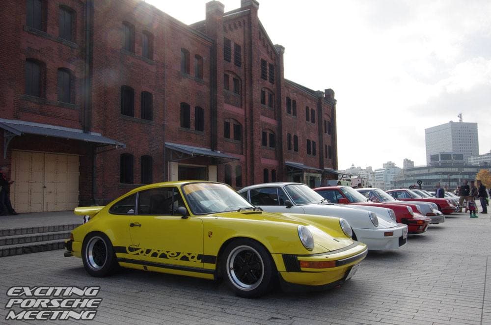 2016 年 EXCITING PORSCHE(横浜 赤レンガ倉庫)の会場の様子
